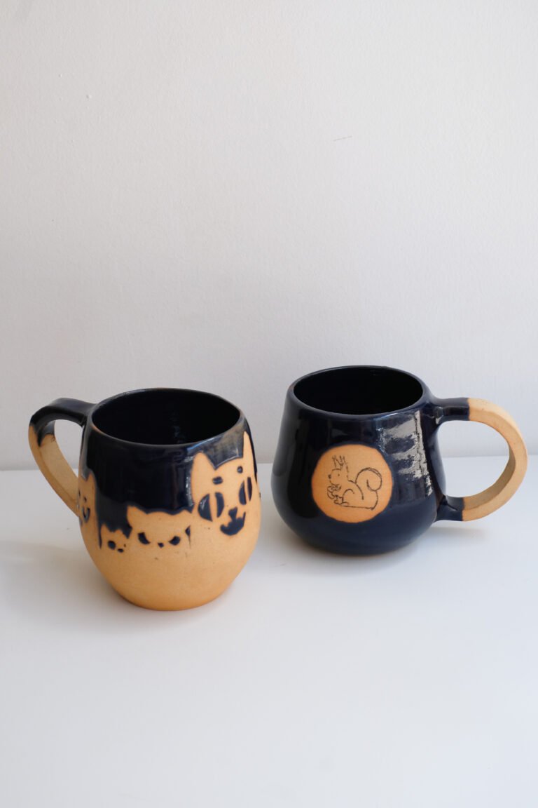 Duo de mugs en céramique tournés en cours